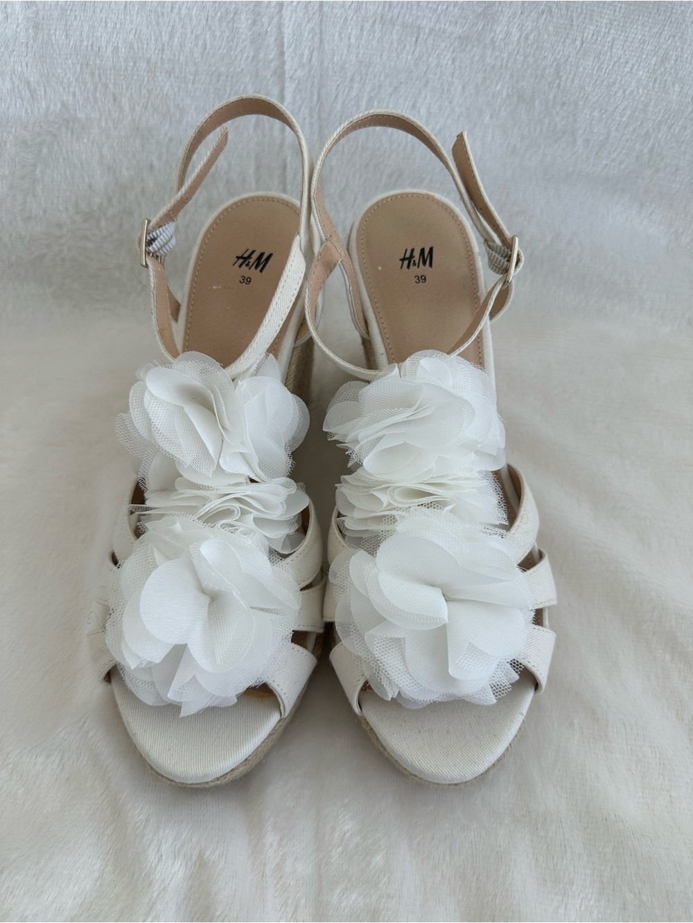 H&M White Canvas 3D Tulle Flower Bridal Summer Espadrille Wedge Sandals Sz 8 - Picture 2 of 10